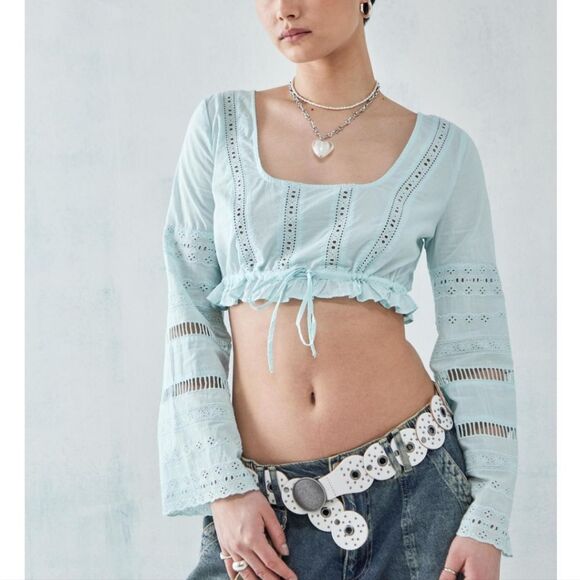 Kimchi blue eyelet baby blue Cropped Broderie Blouse size L. NWT - Picture 2 of 11